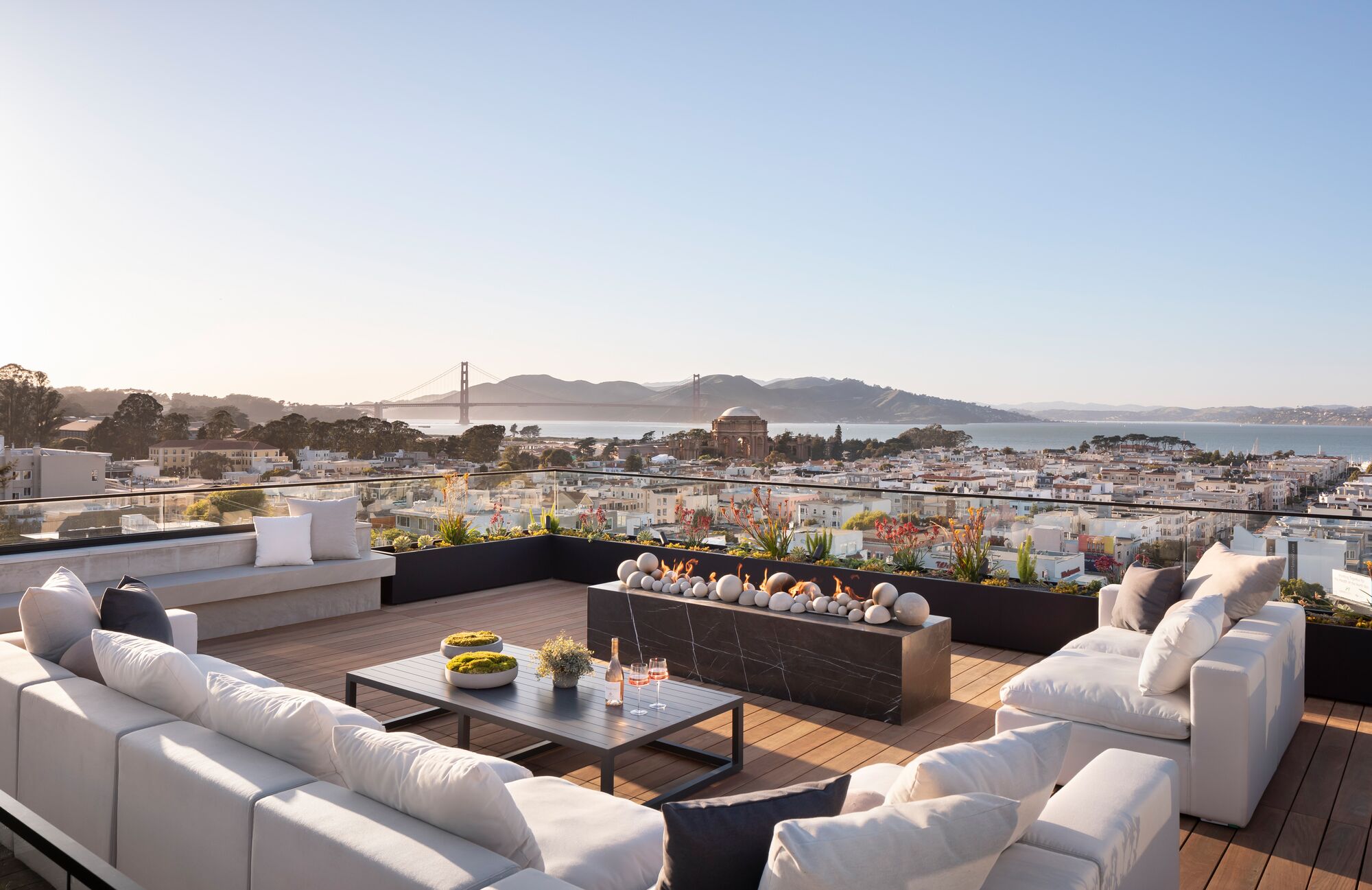 Rooftop terrace with Golden Gate Bridge view — Troon Pacific residence