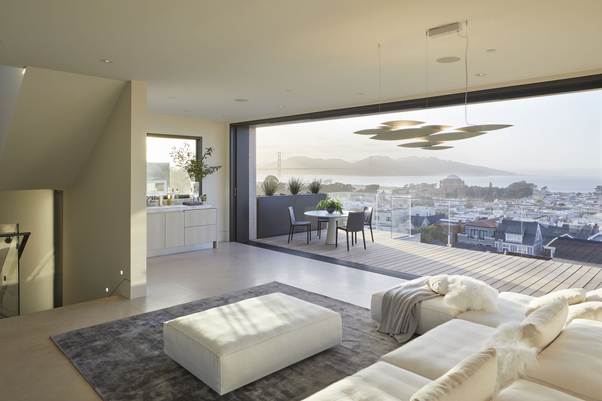 Penthouse lounge with San Francisco view — Troon Pacific residence